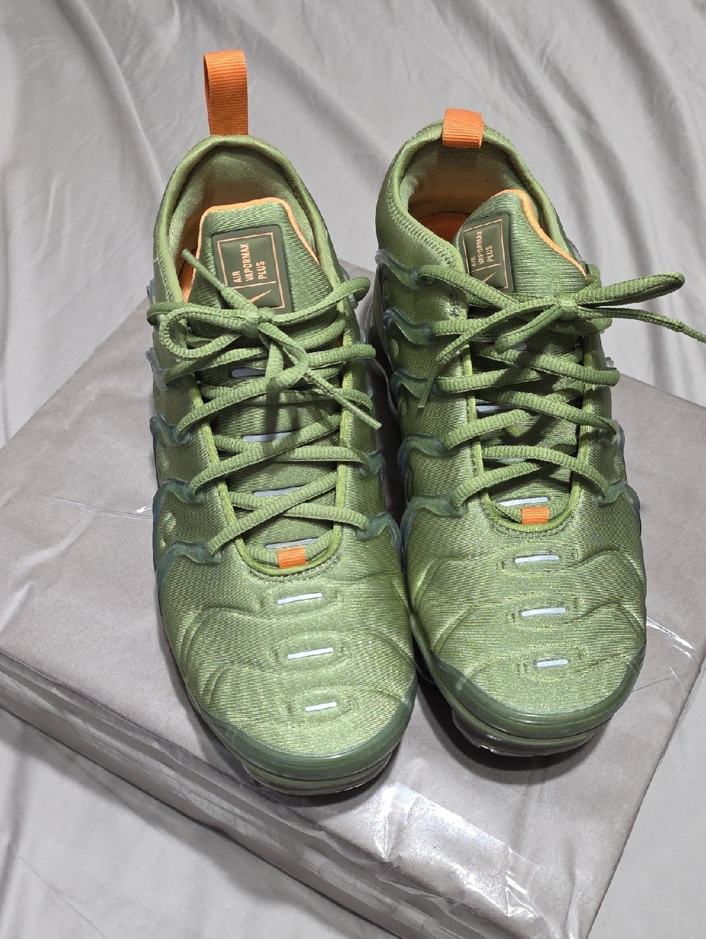 Nike Air Vapor Max Plus Sneakers Green with Orange Pull Tabs